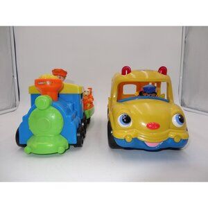 Fisher-Price Little People Choo-Choo Zoo Train‎ Conductor 3 Animals School Bus